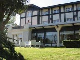 Pensión Carolinas Garden 3*